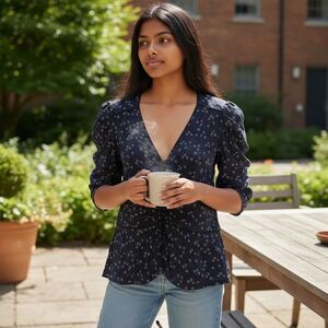 Veronica Beard Hayden Navy with Dainty Flowers Satin Piping Blouse Size 0